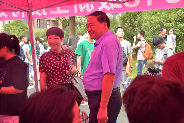 报到点2_副本.jpg
